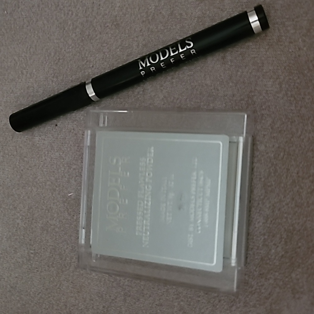 MODELS PREFER DUO- NEUTRALIZING POWDER & LIP CARE STICK